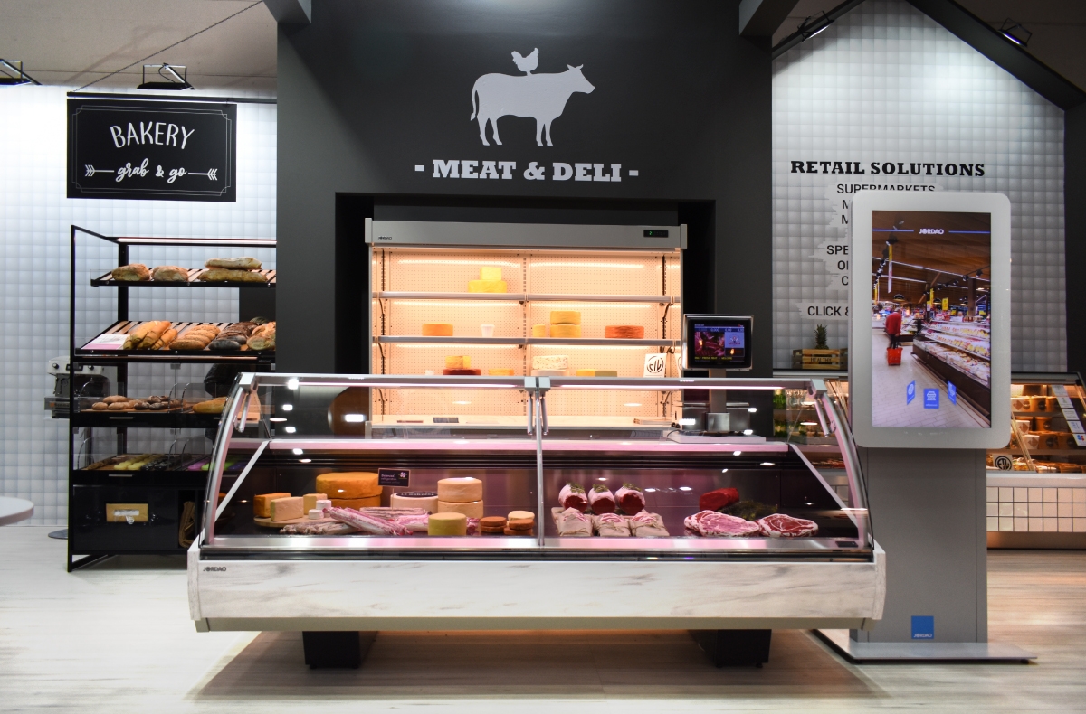 Nova vitrina para talho & charcutaria COLUMBUS | New butchery and churcuterie COLUMBUS serve-over counters 