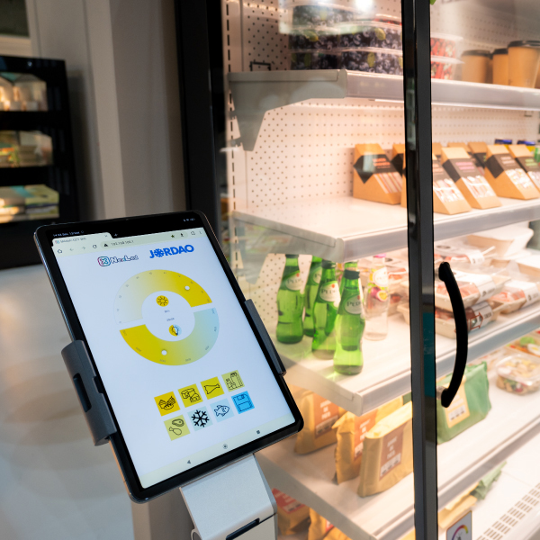 Iluminação LED para expositores alimentares com controlo via app Iluminação LED para expositores alimentares com controlo via app
